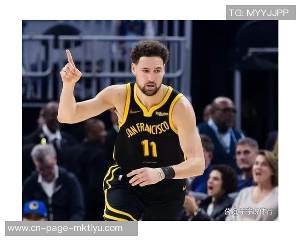 克莱重现昔日风采半场三分表现亮眼单防字母展现防守实力 克莱重现昔日风采半场三分表现亮眼单防字母展现防守实力