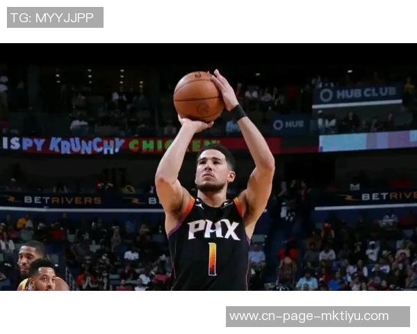 布克谈球队信任建立过程强调夏季训练的重要性与团队凝聚力